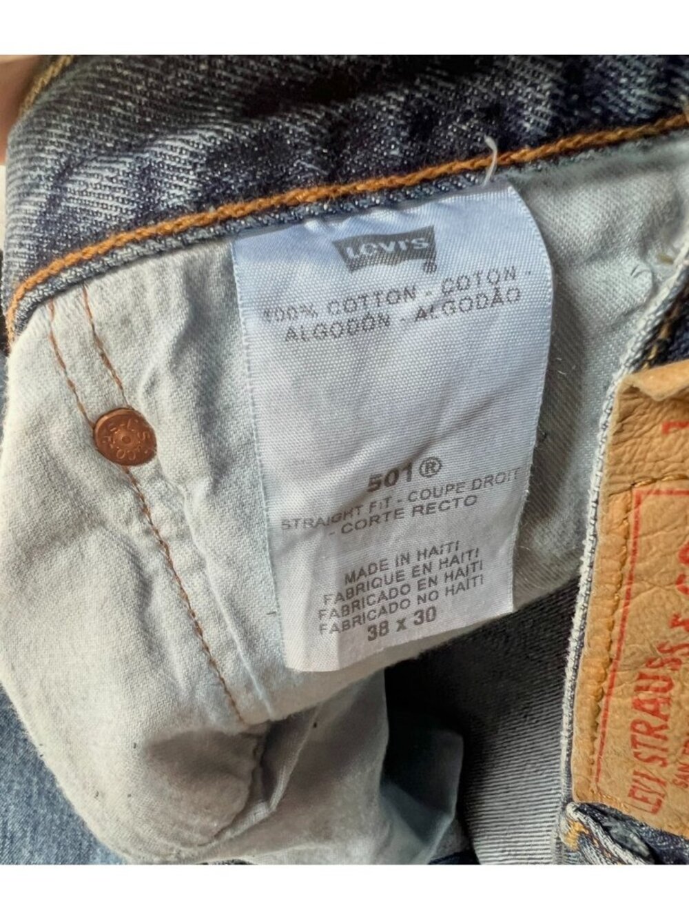 Levis 501 Jeans 38x30 Straight-Leg 5 Button Fly  Blue Denim 5 Pocket Medium Wash - Picture 4 of 8